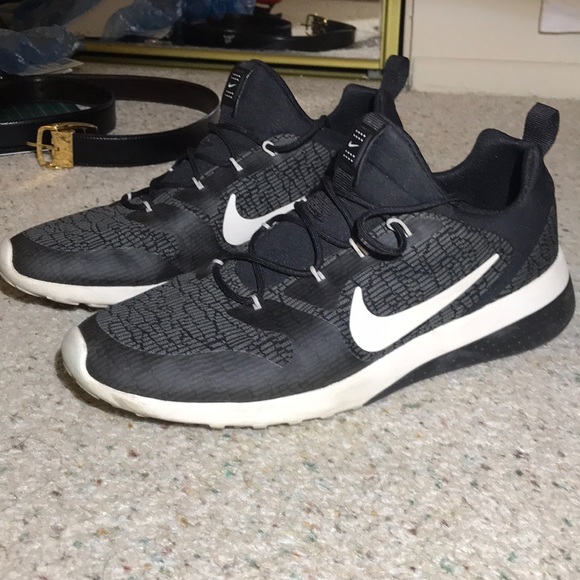 nike casual runners